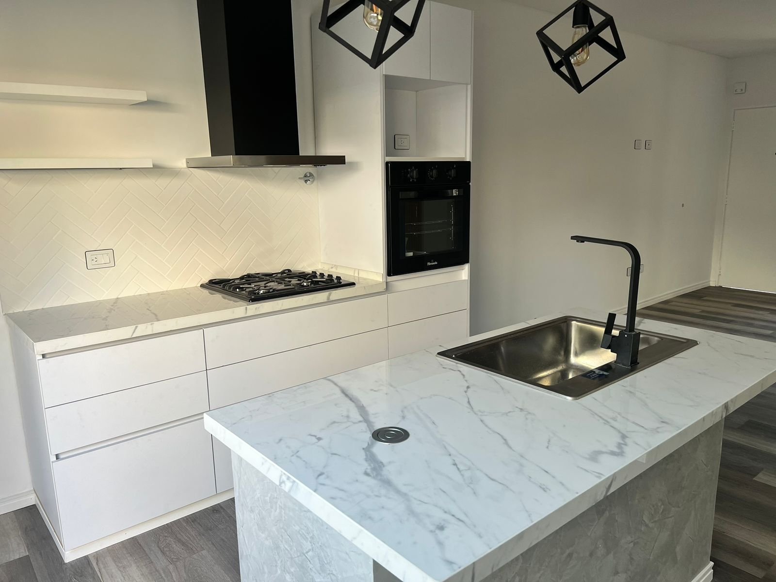 Cocina en L con Isla — Materia Gris